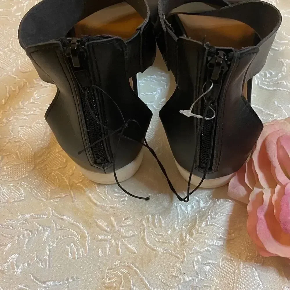 💥 A  New Day women’s Hummingbird Ankle strap Sandals Multiple
